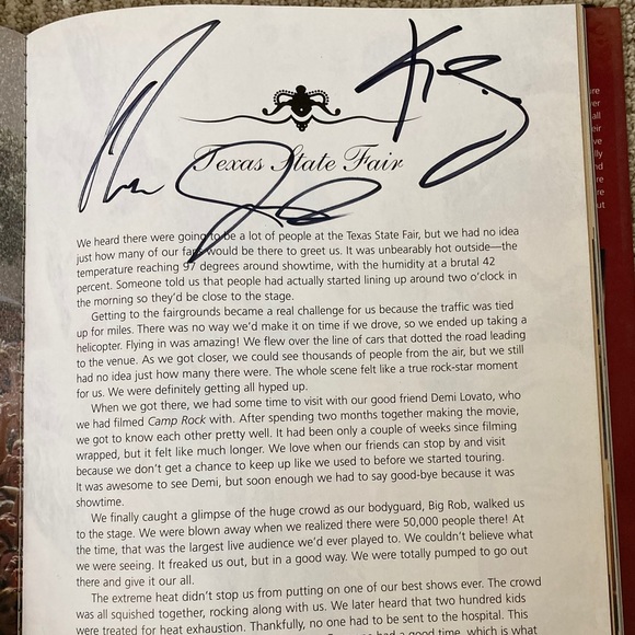 Signed Jonas Brothers Burning Up Book - Picture 3 of 8